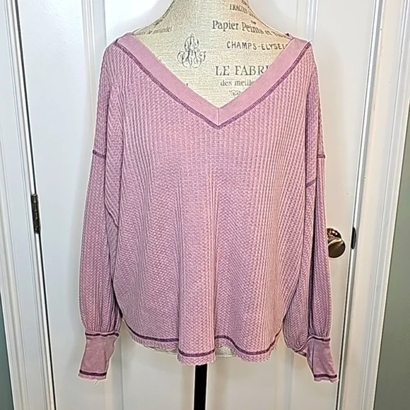 She + Sky Mauve Waffle V Neckline Long-Sleeve Thermal Top - Size Medium - Picture 2 of 6